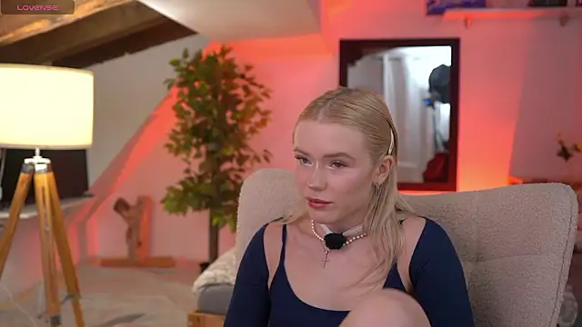 Snapshot of LexieLoree chatting on 14, 2, 2026 LexieLoree online show from 14, 2, 2026