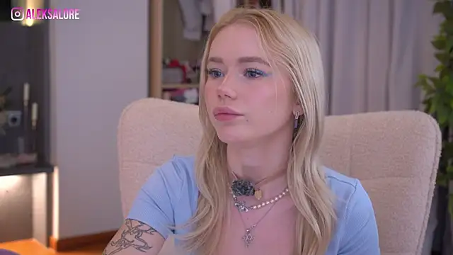 LexieLoree online show from 19, 4, 2026