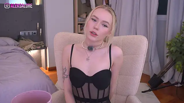 LexieLoree online show from 16, 5, 2026