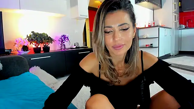 Snapshot of MissSmiley26 chatting on 1, 2, 2025 MissSmiley26 online show from 1, 2, 2025