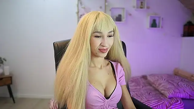 Amai  Liu online show from 8, 11, 2025