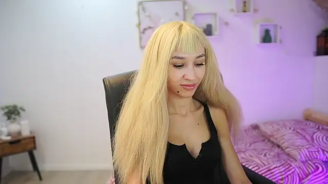 Amai  Liu online show from 24, 11, 2025