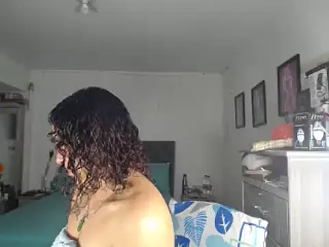 Snapshot of Corina_hot chatting on 6, 12, 2024 Corina hot online show from 6, 12, 2024