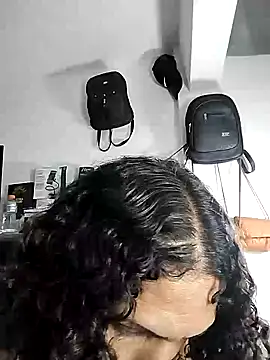 Snapshot of Corina_hot chatting on 5, 1, 2025 Corina hot online show from 5, 1, 2025