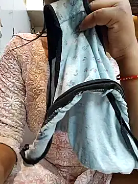 Manpreet kaur21 online show from 2, 2, 2025