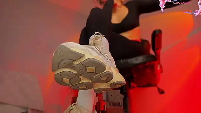 charlotte  grey online show from 27, 3, 2026