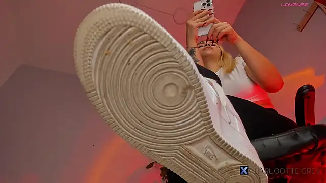 charlotte  grey online show from 11, 4, 2026