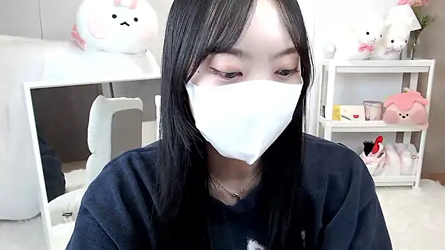 momo room online show from 10, 4, 2026