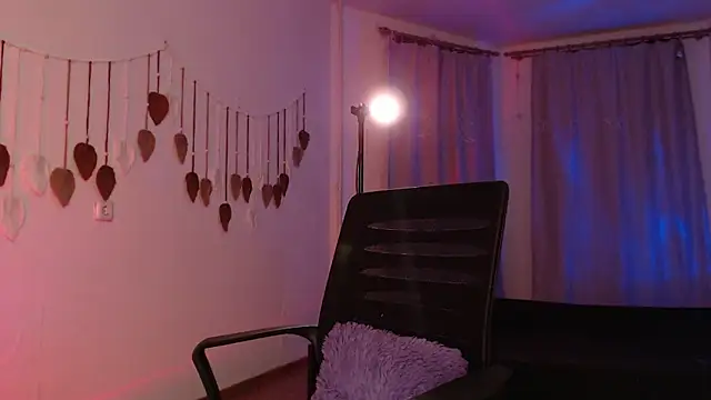 Mayrumey online show from 12, 4, 2026