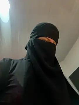 lalilamassu1 online show from 21, 3, 2025