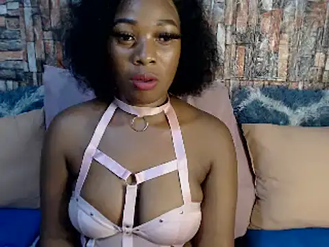 Snapshot of Foxy_African chatting on 7, 3, 2025 Foxy African online show from 7, 3, 2025