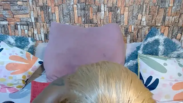 Snapshot of Foxy_African chatting on 20, 12, 2025 Foxy African online show from 20, 12, 2025