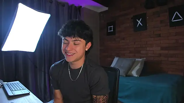 Ares Dickson online show from 16, 2, 2025
