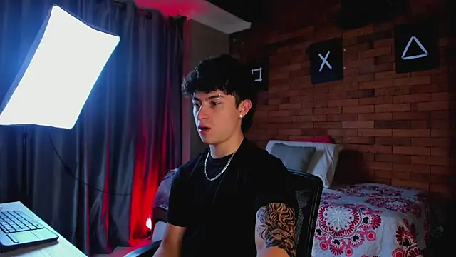 Ares Dickson online show from 17, 2, 2025