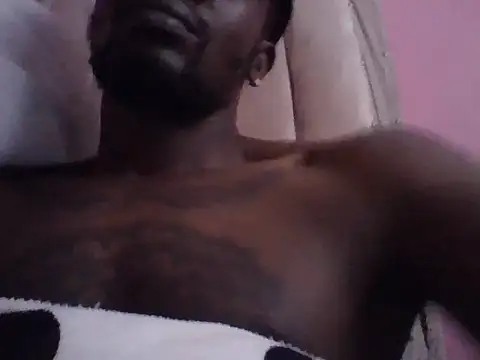 Snapshot of Tonedom chatting on 9, 10, 2025 Tonedom online show from 9, 10, 2025