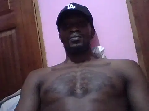 Snapshot of Tonedom chatting on 13, 10, 2025 Tonedom online show from 13, 10, 2025