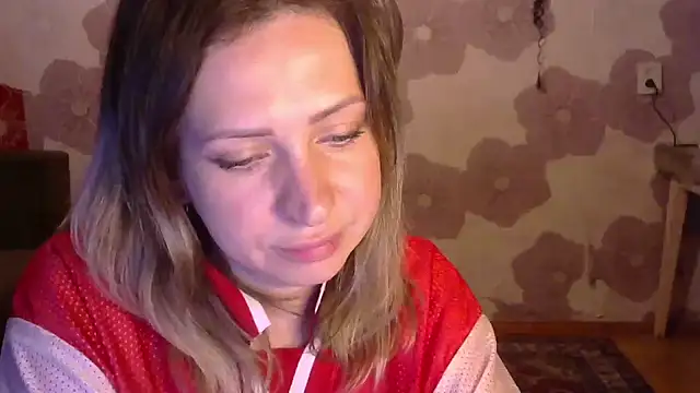 Snapshot of Queen_Daenerys chatting on 10, 9, 2025 Queen Daenerys online show from 10, 9, 2025