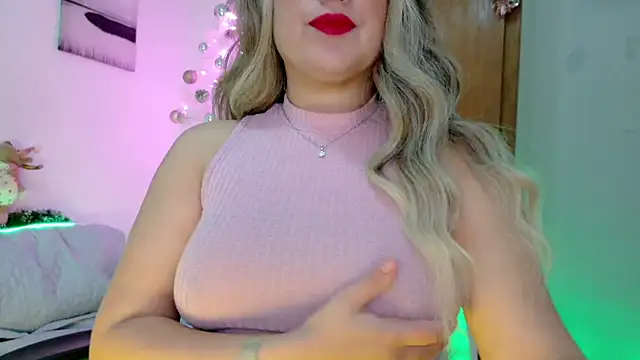 Snapshot of GatitaXD27 chatting on 14, 12, 2024 GatitaXD27 online show from 14, 12, 2024