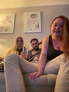 Curvyloveandhim online show from 2, 7, 2026