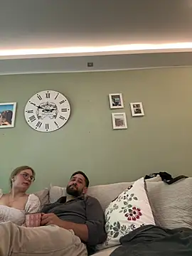 Curvyloveandhim online show from 6, 7, 2026