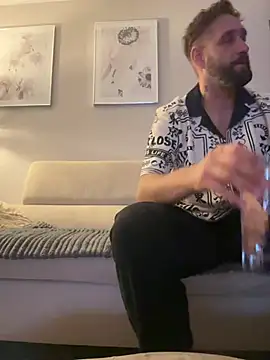 Curvyloveandhim online show from 8, 7, 2026