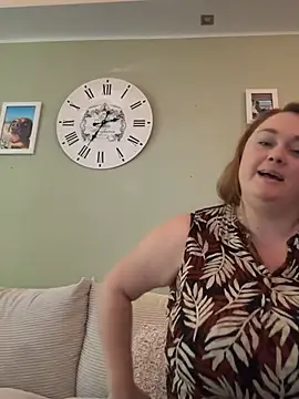 Curvyloveandhim online show from 9, 7, 2026
