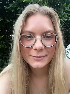 Curvyloveandhim online show from 12, 7, 2026