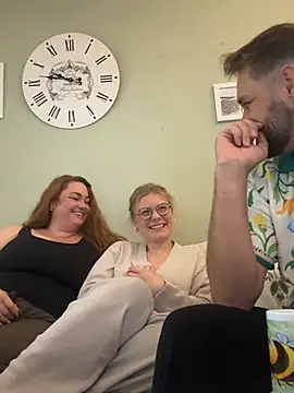 Curvyloveandhim online show from 20, 7, 2026