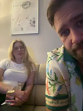 Curvyloveandhim online show from 20, 7, 2026