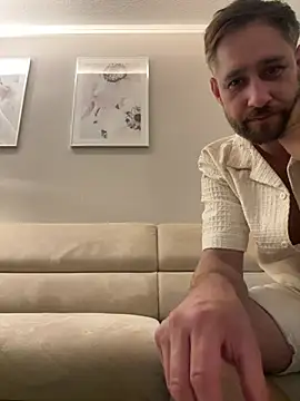 Curvyloveandhim online show from 23, 7, 2026