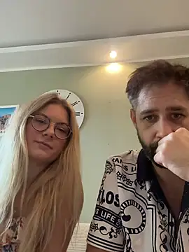 Curvyloveandhim online show from 3, 8, 2026
