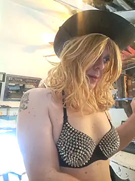 Snapshot of ditchwaterbitch chatting on 28, 10, 2025 ditchwaterbitch online show from 28, 10, 2025