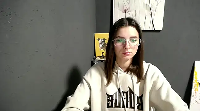 lady olivia  online show from 10, 12, 2024