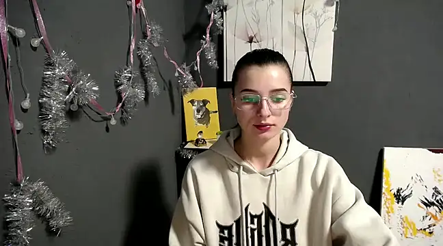 lady olivia  online show from 19, 12, 2024