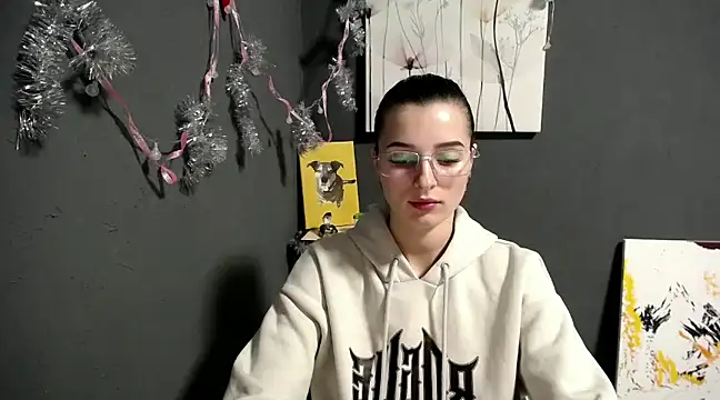 lady olivia  online show from 19, 12, 2024