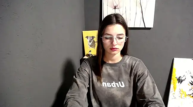 lady olivia  online show from 17, 2, 2025