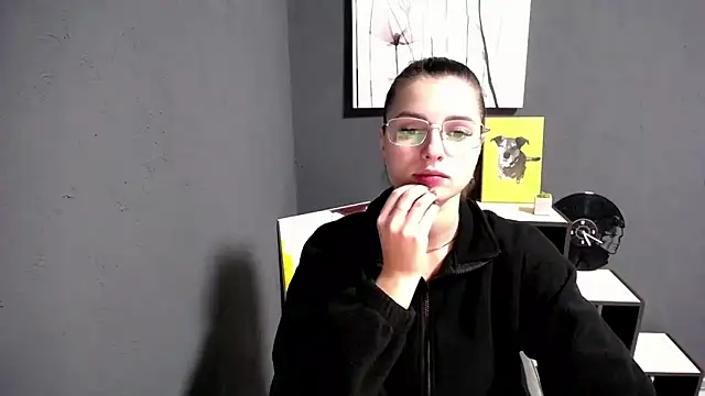 lady olivia  online show from 11, 11, 2025