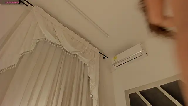 Samanntha Rose online show from 12, 2, 2026