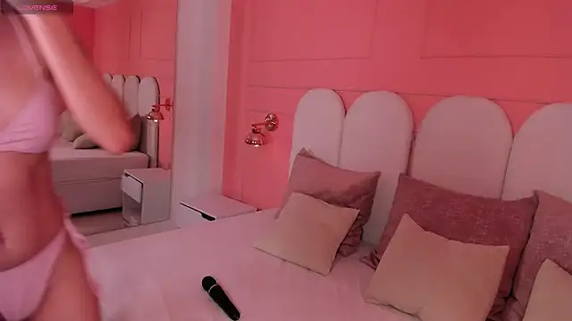 emilly williams  online show from 4, 12, 2024