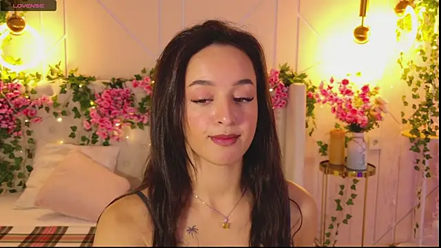 Snapshot of Lolly_Neal chatting on 19, 10, 2025 Lolly Neal online show from 19, 10, 2025