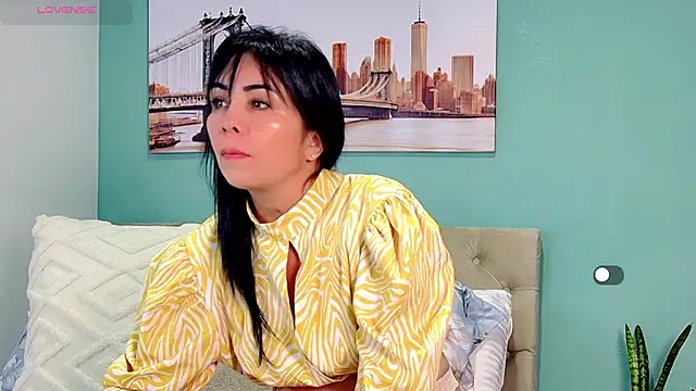 Snapshot of yanella_fire chatting on 4, 2, 2026 yanella fire online show from 4, 2, 2026