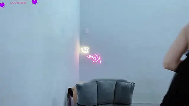 tanhxiu online show from 12, 1, 2025