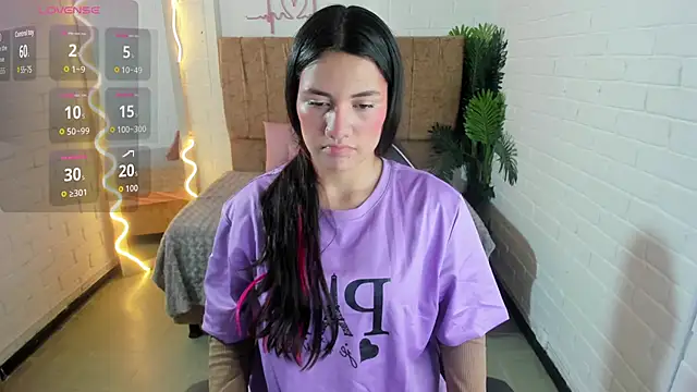 Snapshot of Chiara_tay chatting on 19, 9, 2025 Chiara tay online show from 19, 9, 2025