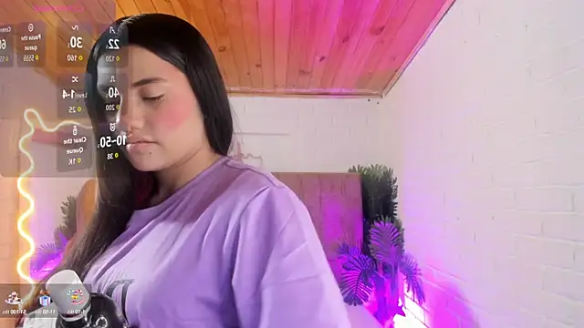 Snapshot of Chiara_tay chatting on 24, 9, 2025 Chiara tay online show from 24, 9, 2025