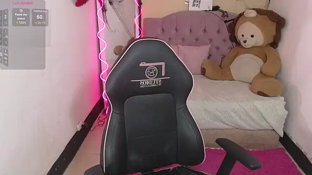 Snapshot of Chiara_tay chatting on 6, 11, 2025 Chiara tay online show from 6, 11, 2025