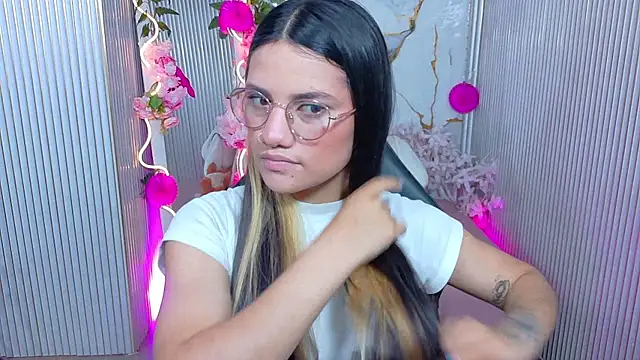 Snapshot of Chiara_tay chatting on 23, 6, 2026 Chiara tay online show from 23, 6, 2026