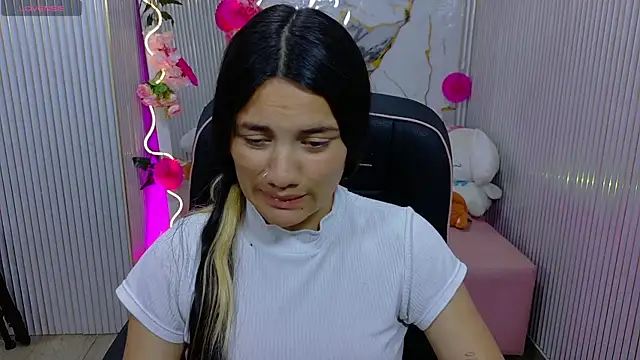 Snapshot of Chiara_tay chatting on 14, 7, 2026 Chiara tay online show from 14, 7, 2026