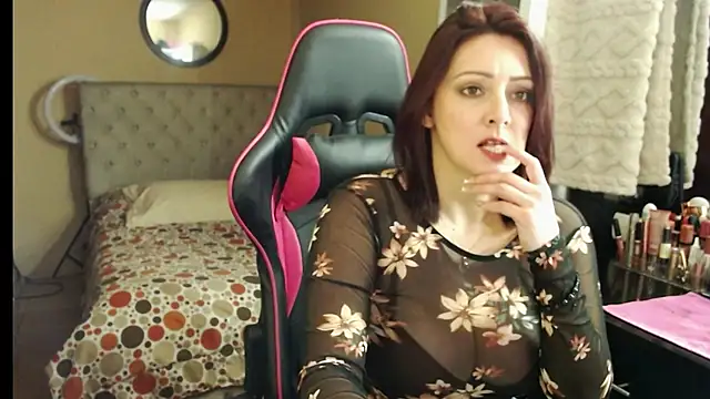 Carol Scottt online show from 3, 11, 2025