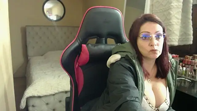 Carol Scottt online show from 22, 4, 2026