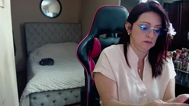Carol Scottt online show from 9, 7, 2026